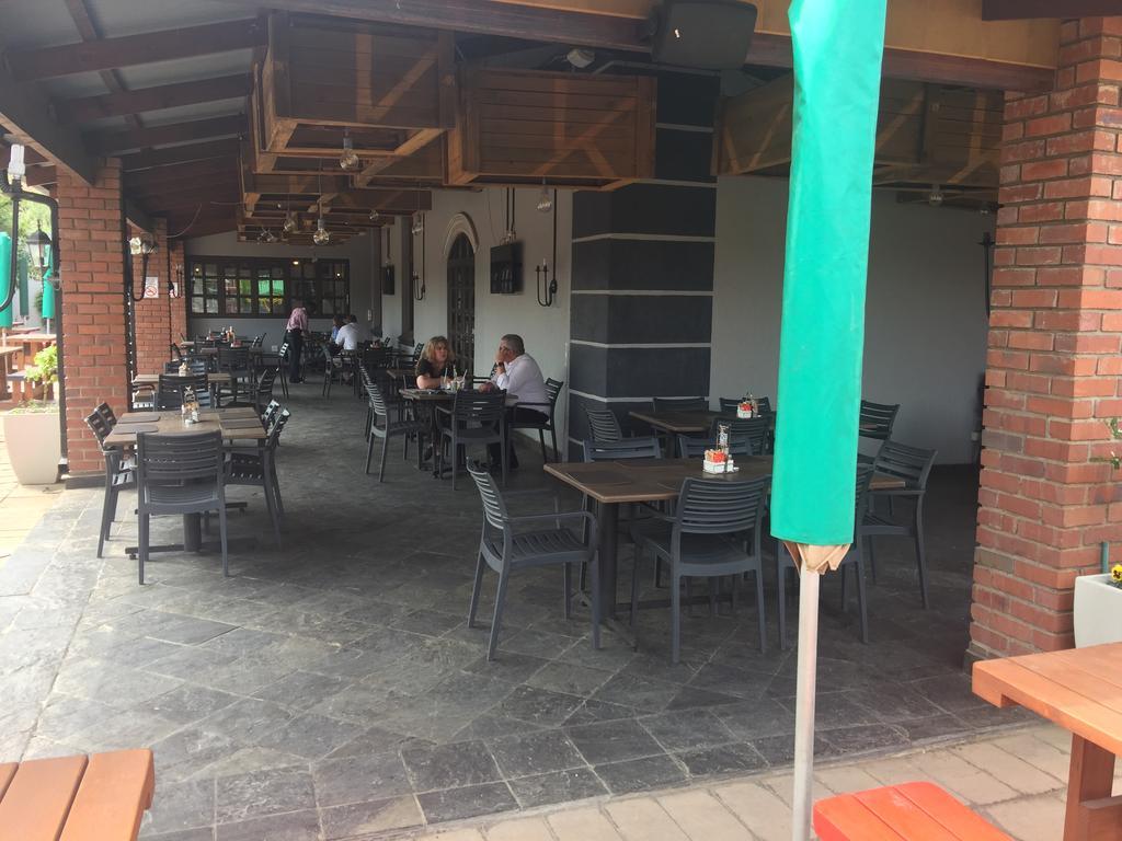 Picanha Grill Guest House & Events Venue Nigel Esterno foto
