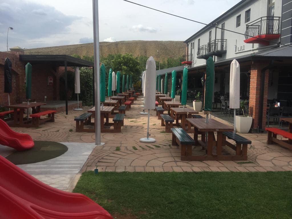 Picanha Grill Guest House & Events Venue Nigel Esterno foto