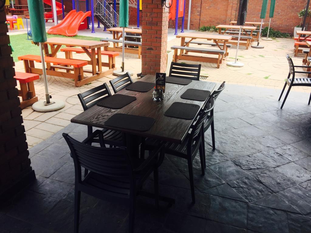 Picanha Grill Guest House & Events Venue Nigel Esterno foto